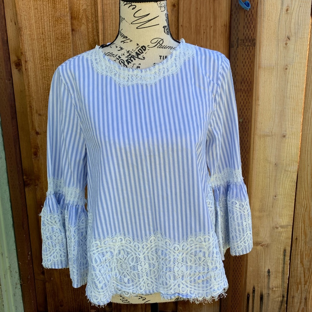 Zara blouse with bell sleeves lace embroidered